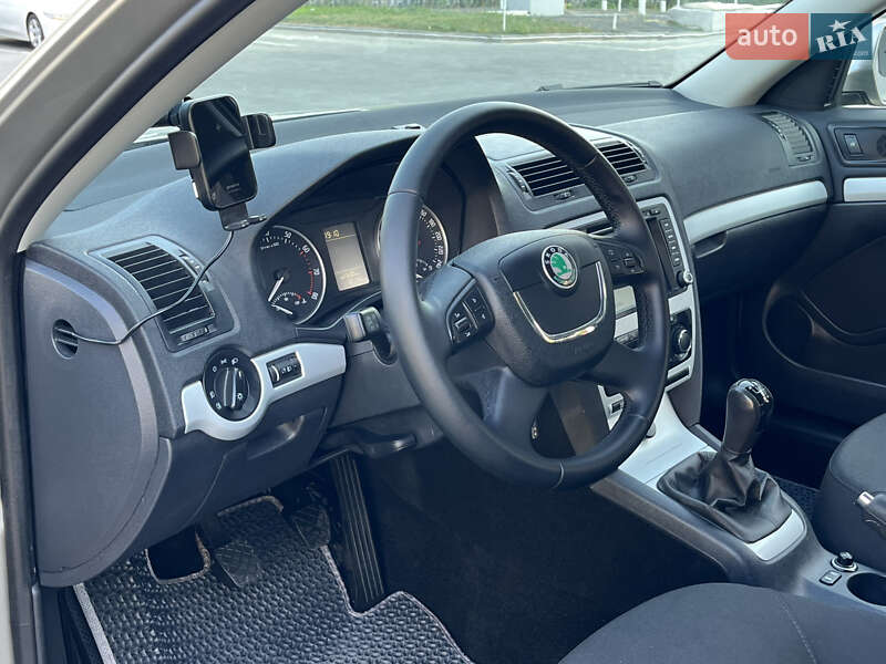 Лифтбек Skoda Octavia 2009 в Одессе