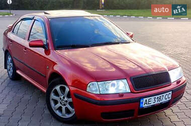 Лифтбек Skoda Octavia 2004 в Днепре
