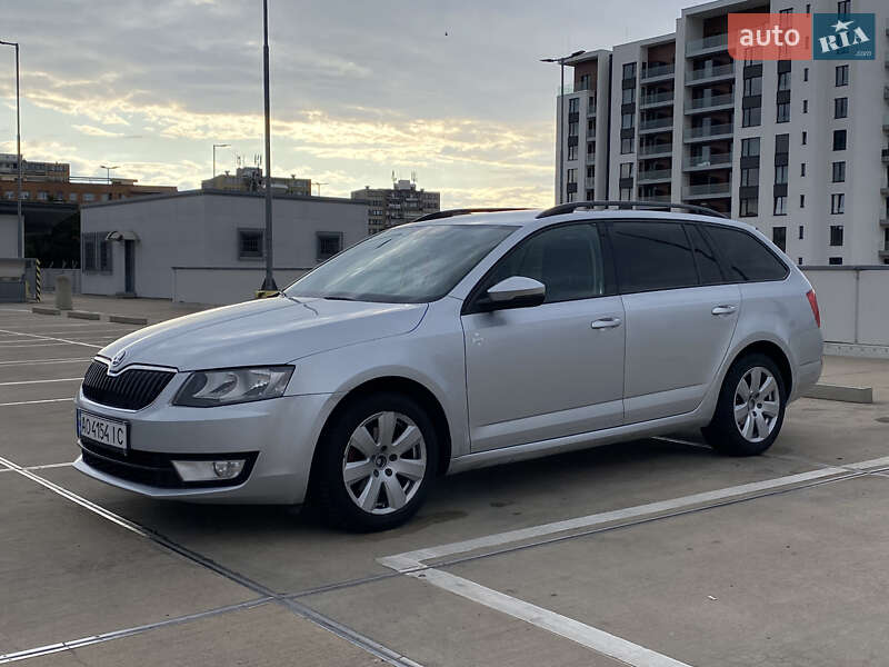 Універсал Skoda Octavia 2015 в Ужгороді