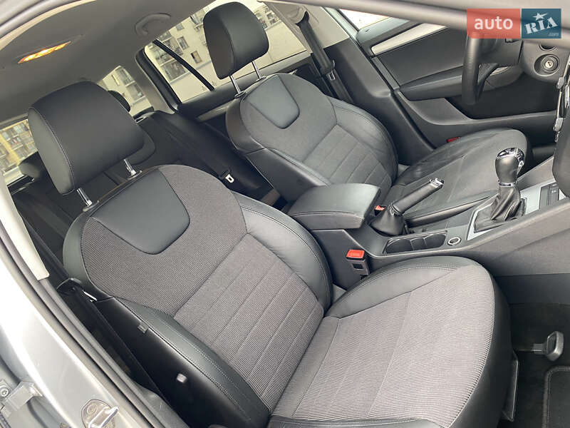 Універсал Skoda Octavia 2015 в Ужгороді
