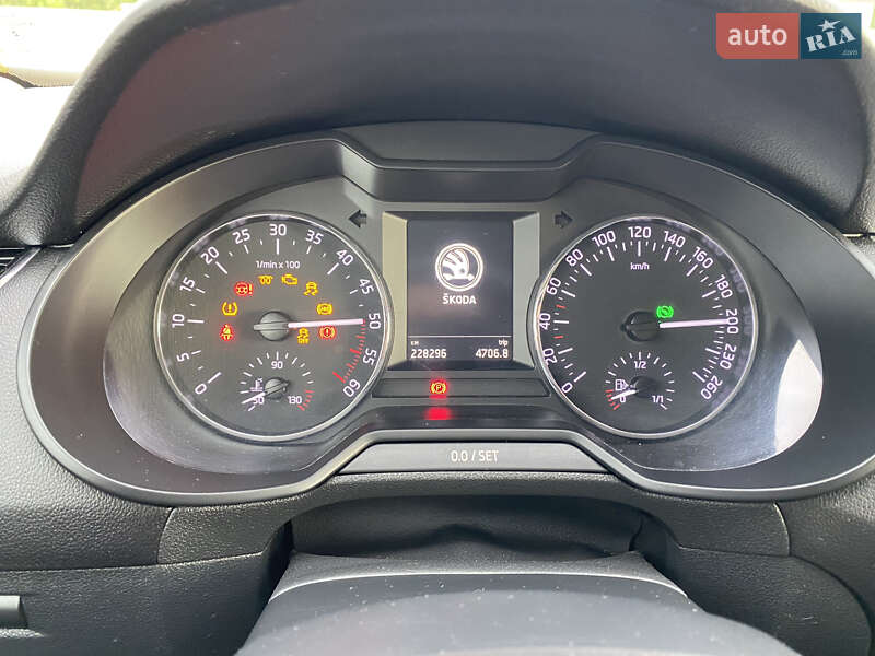 Універсал Skoda Octavia 2015 в Ужгороді