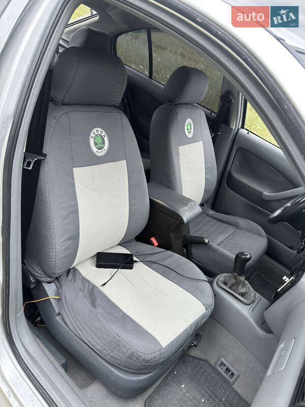 Лифтбек Skoda Octavia 2003 в Вишневце
