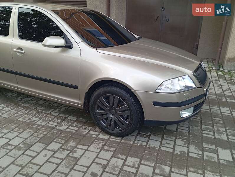 Лифтбек Skoda Octavia 2004 в Ивано-Франковске