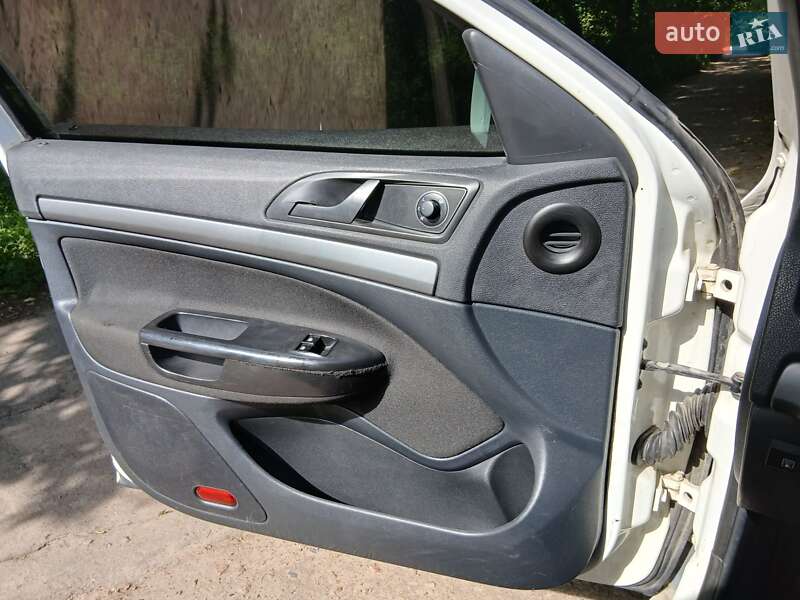Универсал Skoda Octavia 2012 в Прилуках