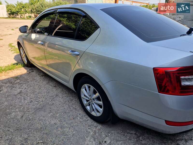 Лифтбек Skoda Octavia 2015 в Полтаве