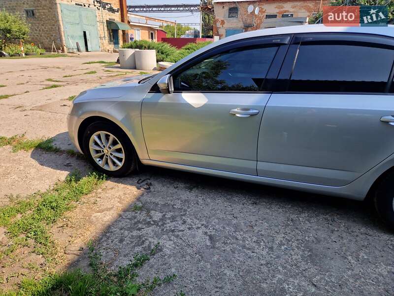 Лифтбек Skoda Octavia 2015 в Полтаве