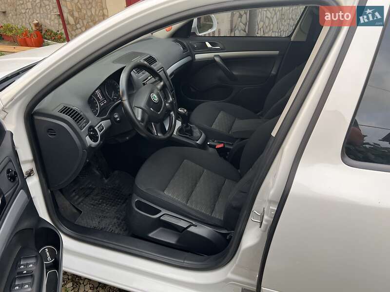 Универсал Skoda Octavia 2012 в Самборе