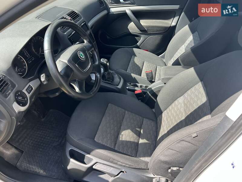 Универсал Skoda Octavia 2012 в Самборе