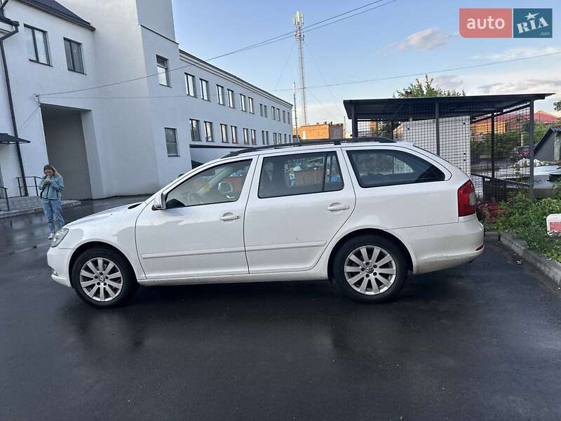 Універсал Skoda Octavia 2011 в Черкасах