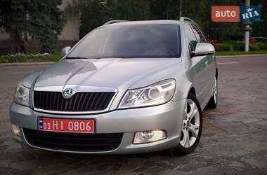 Универсал Skoda Octavia 2010 в 