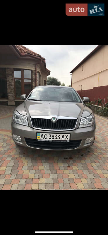 Седан Skoda Octavia 2010 в Ужгороде