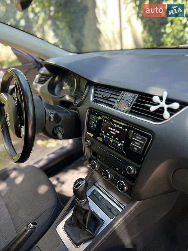 Універсал Skoda Octavia 2015 в Харкові