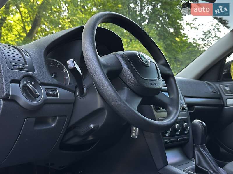 Універсал Skoda Octavia 2011 в Дрогобичі