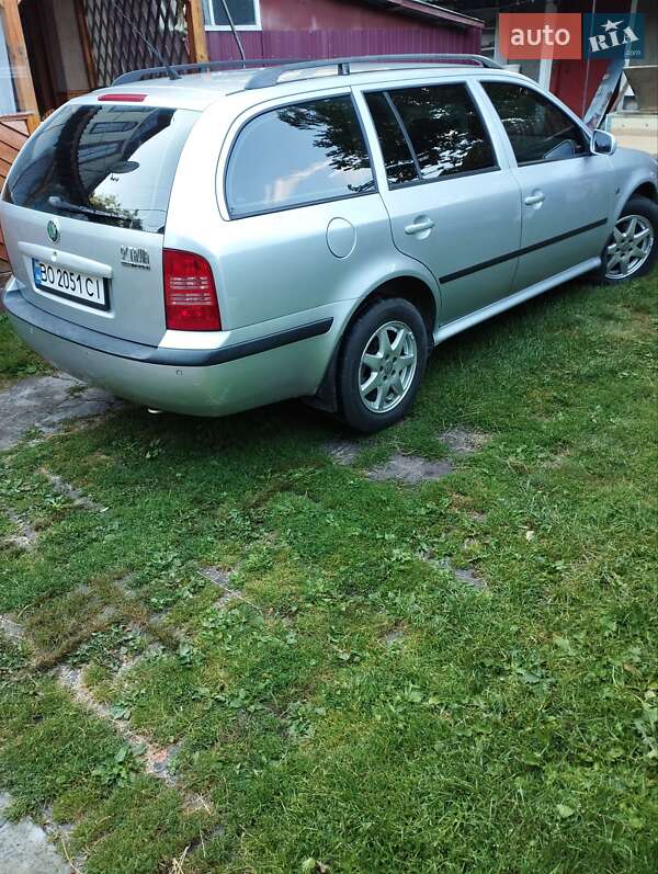 Универсал Skoda Octavia 2008 в Лановцах