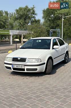 Лифтбек Skoda Octavia 2004 в 