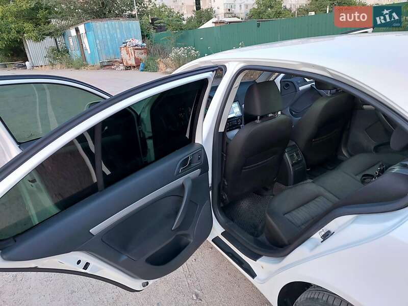 Лифтбек Skoda Octavia 2012 в Кропивницком