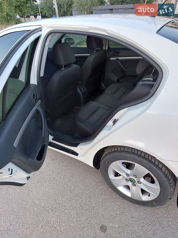 Лифтбек Skoda Octavia 2012 в Кропивницком