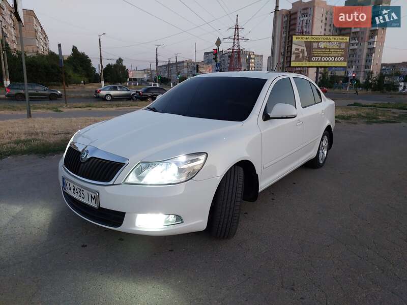 Лифтбек Skoda Octavia 2012 в Кропивницком