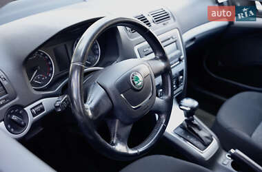 Лифтбек Skoda Octavia 2009 в 