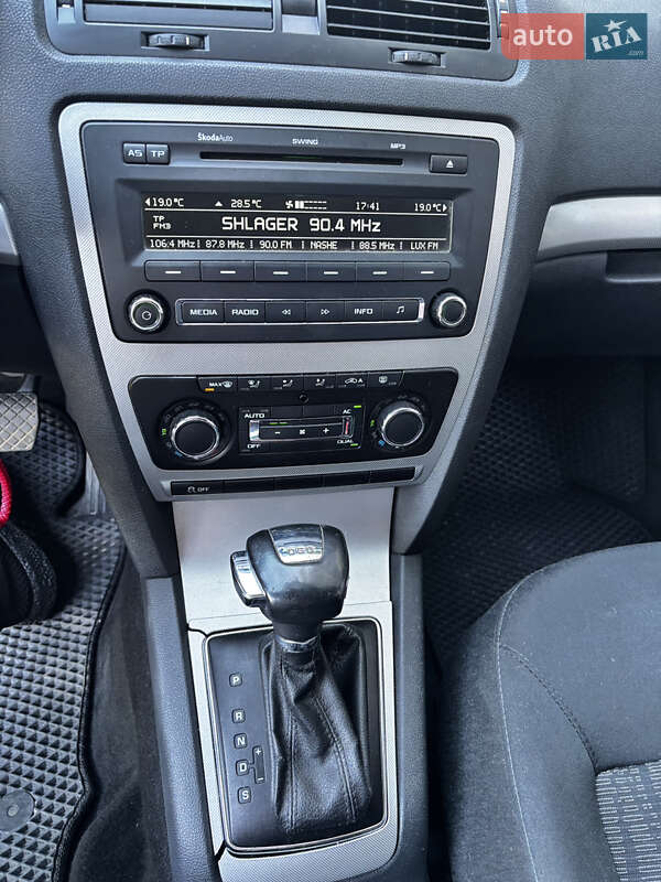 Лифтбек Skoda Octavia 2010 в Львове фото 10 Лифтбек Skoda Octavia 2010 в Львове