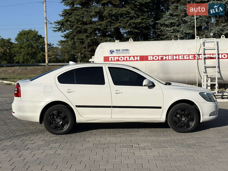 Ліфтбек Skoda Octavia 2010 в Дніпрі
