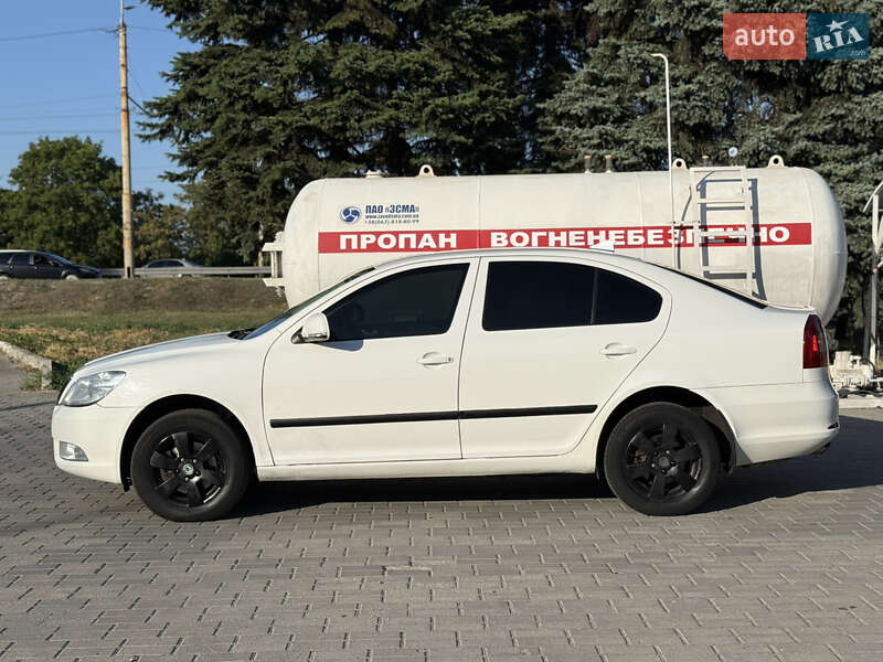 Ліфтбек Skoda Octavia 2010 в Дніпрі
