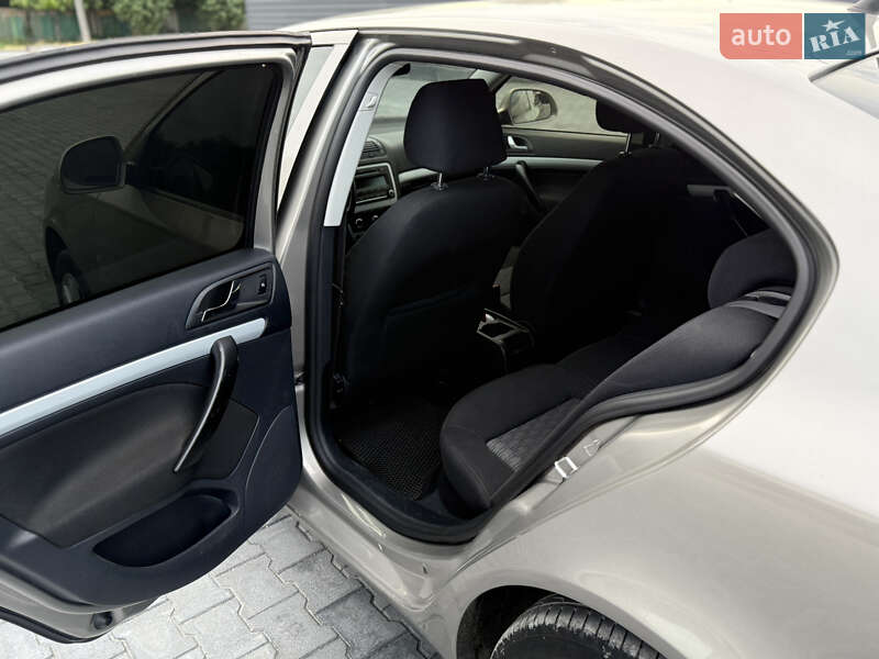 Лифтбек Skoda Octavia 2011 в Каменец-Подольском