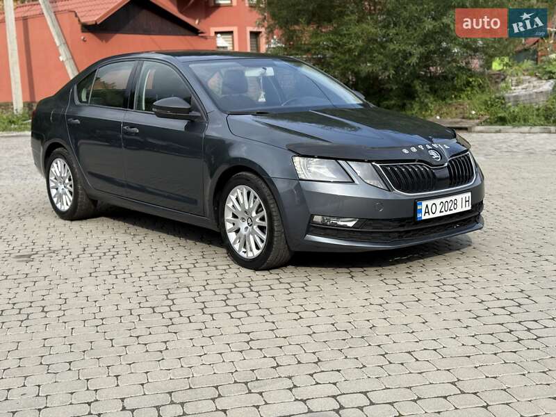 Лифтбек Skoda Octavia 2017 в Ужгороде
