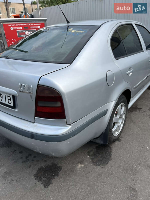 Лифтбек Skoda Octavia 1999 в Киеве