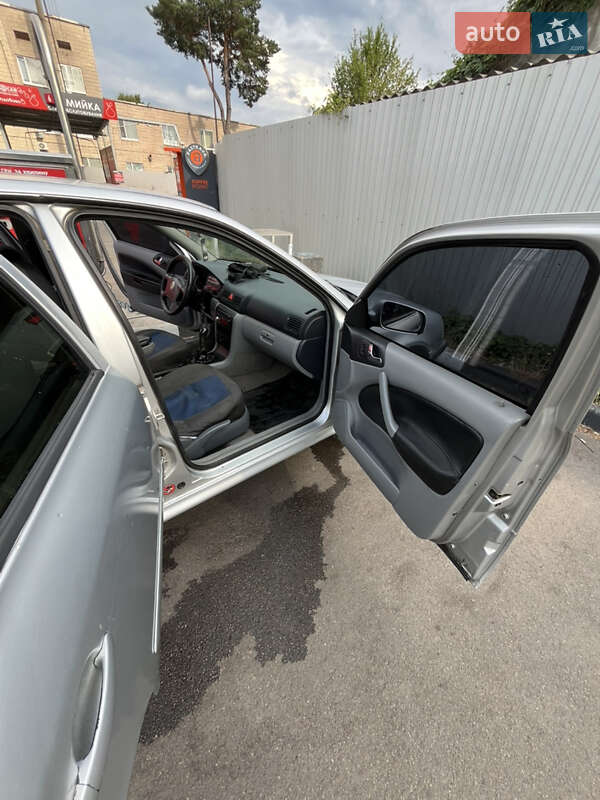 Лифтбек Skoda Octavia 1999 в Киеве