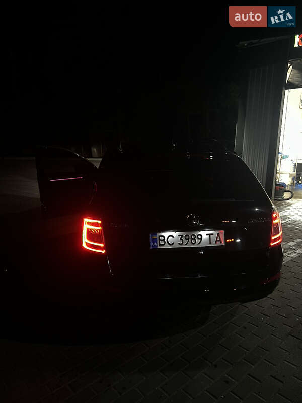 Універсал Skoda Octavia 2016 в Яворові