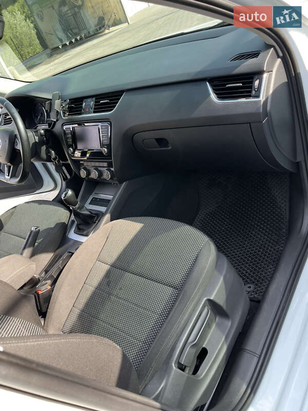 Универсал Skoda Octavia 2016 в Виннице