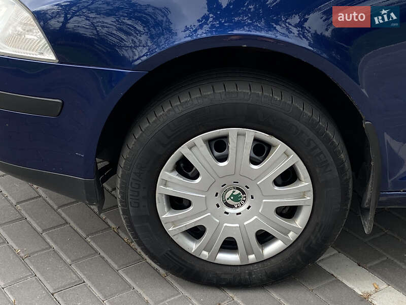 Ліфтбек Skoda Octavia 2008 в Ірпені