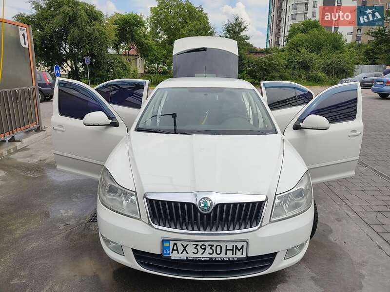 Лифтбек Skoda Octavia 2012 в 
