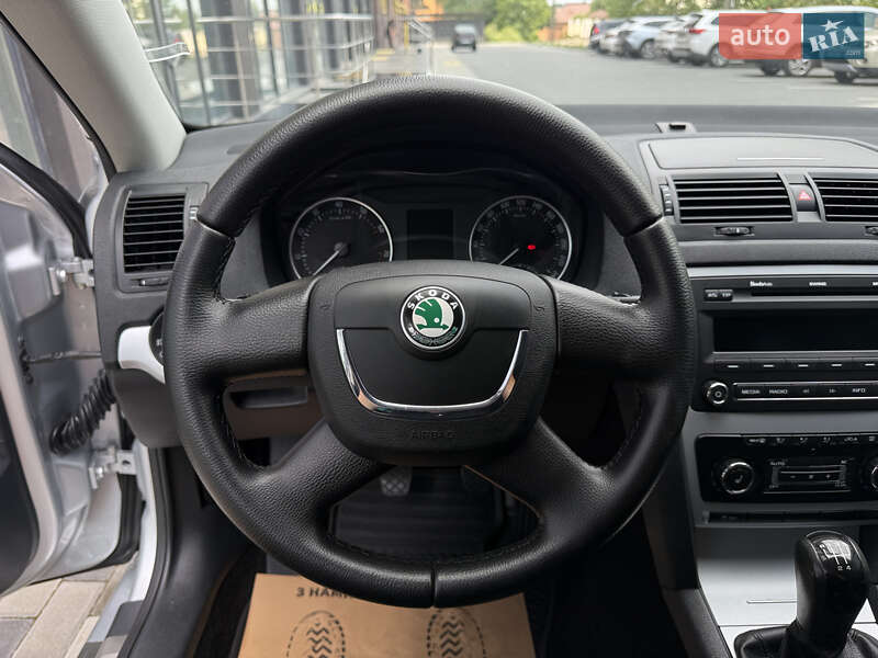 Универсал Skoda Octavia 2010 в Полтаве
