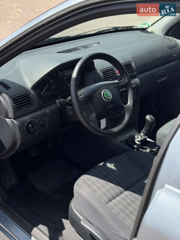 Лифтбек Skoda Octavia 2005 в Чернигове