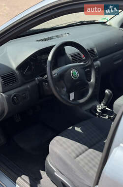 Лифтбек Skoda Octavia 2005 в 