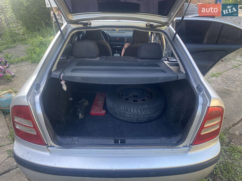 Лифтбек Skoda Octavia 2003 в Браиловом