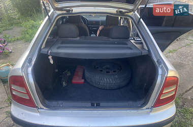 Лифтбек Skoda Octavia 2003 в 