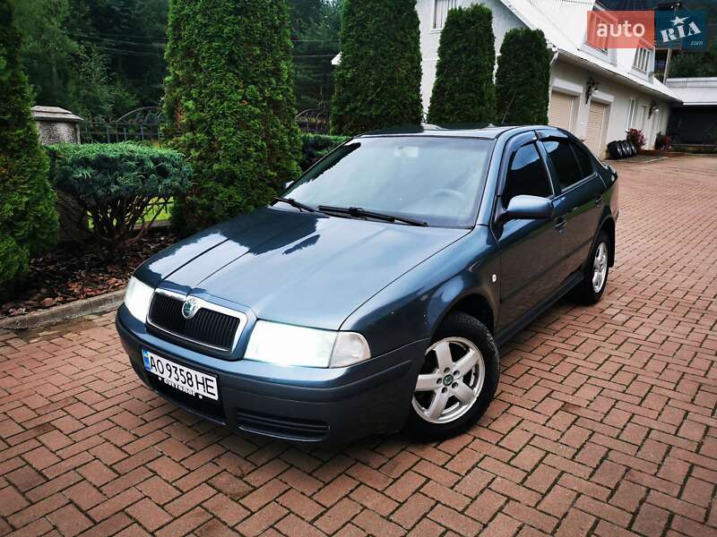 Лифтбек Skoda Octavia 2004 в Косове