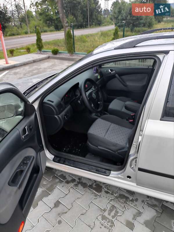 Універсал Skoda Octavia 2004 в Старому Самборі