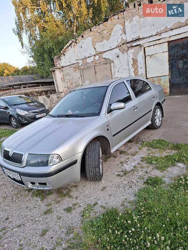 Лифтбек Skoda Octavia 2001 в Чернигове