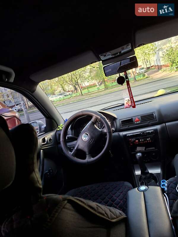 Лифтбек Skoda Octavia 2001 в Чернигове