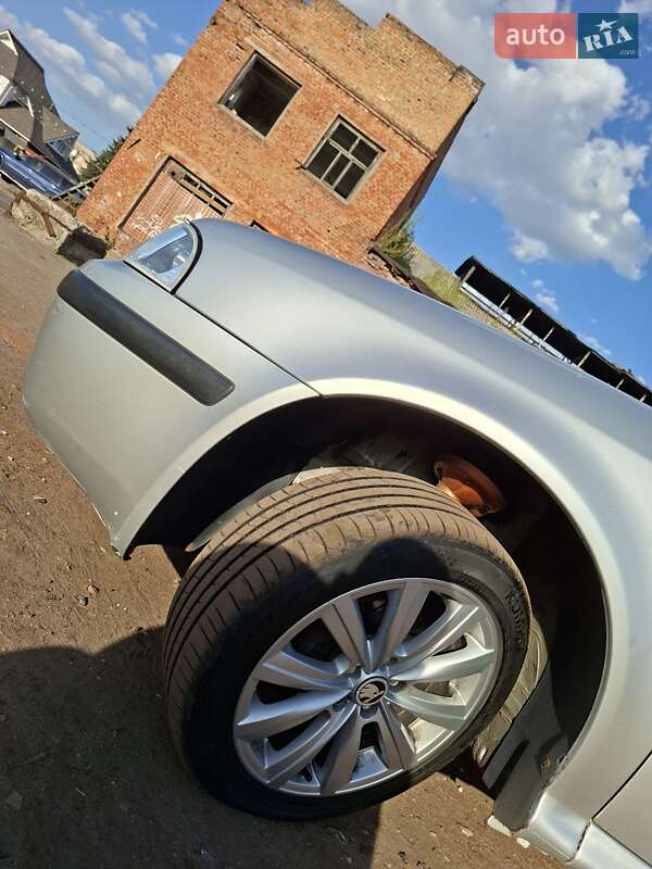 Лифтбек Skoda Octavia 2001 в Чернигове