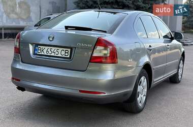 Лифтбек Skoda Octavia 2012 в 