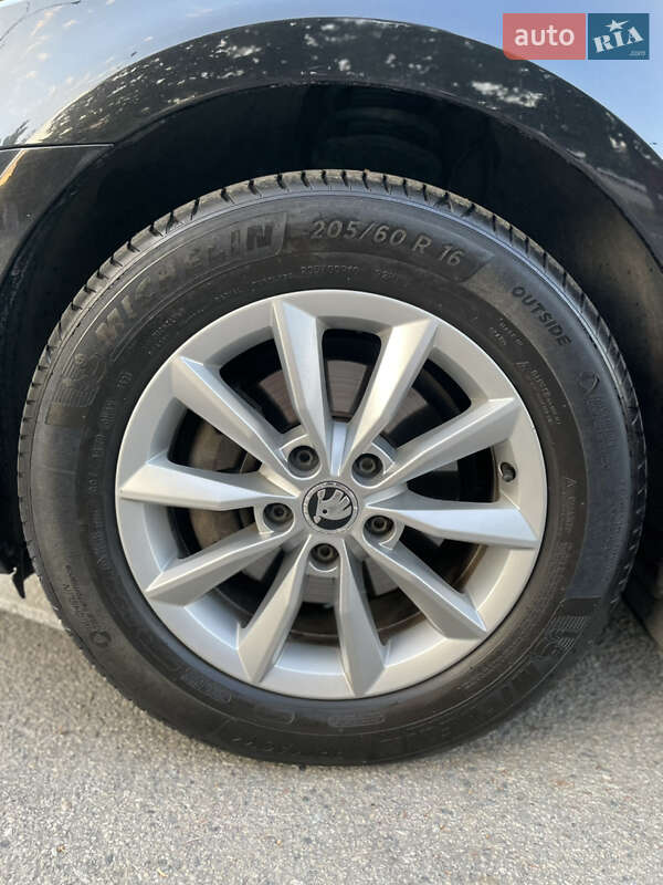 Лифтбек Skoda Octavia 2017 в Подгородном