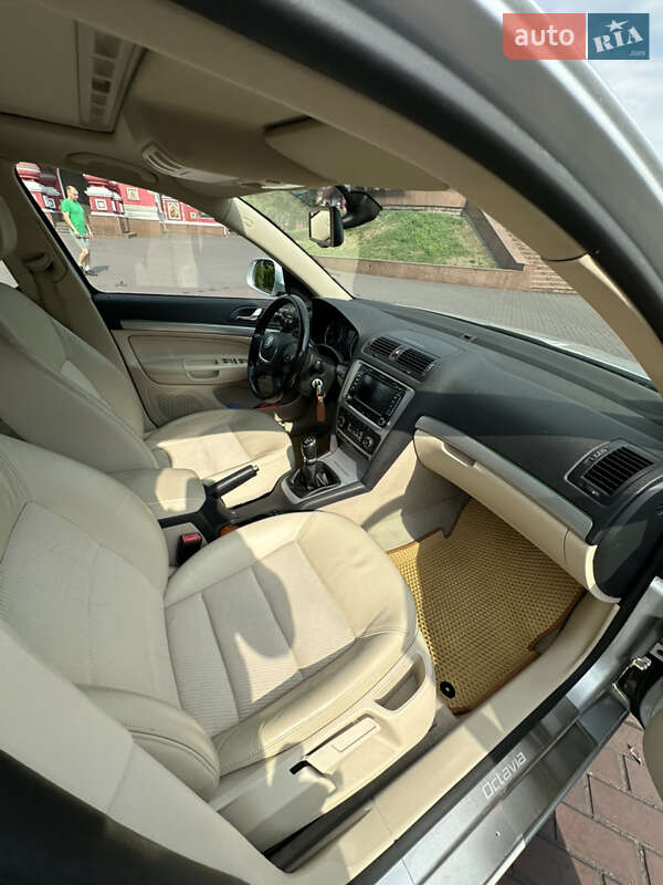 Универсал Skoda Octavia 2010 в Днепре