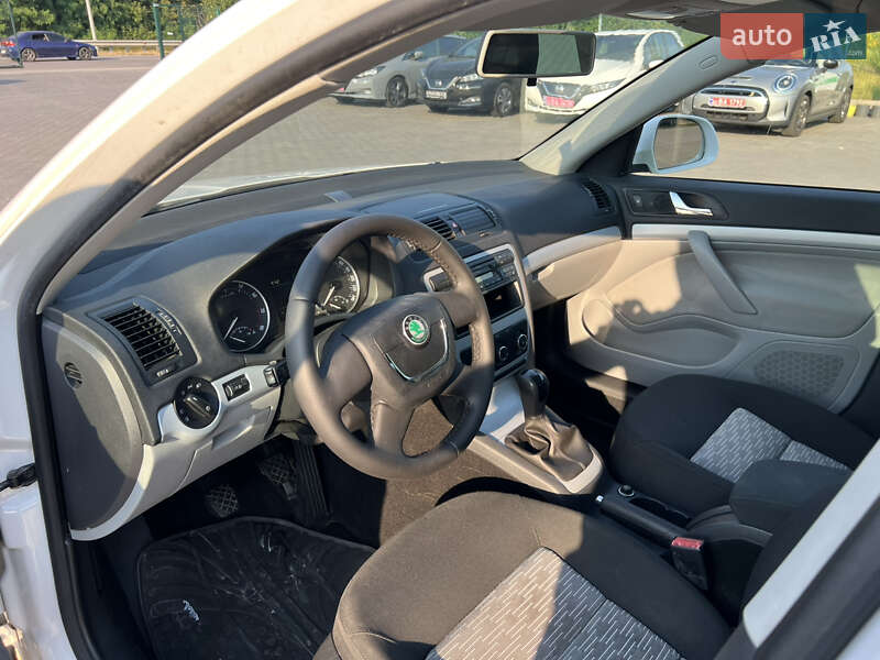 Универсал Skoda Octavia 2009 в Виннице