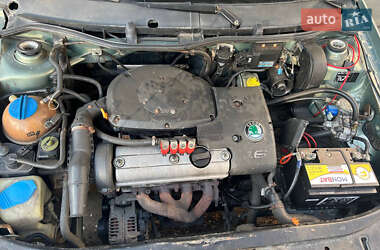 Лифтбек Skoda Octavia 2002 в 