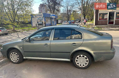 Лифтбек Skoda Octavia 2002 в 